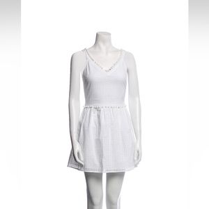 Love Moschino
V-Neck Mini Dress
Size: US2, IT38